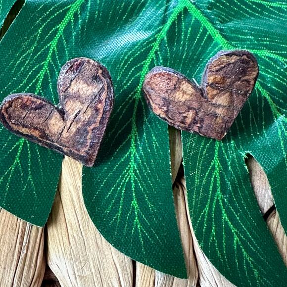 BOGO FREE Teakwood heart stud earrings - Picture 3 of 5